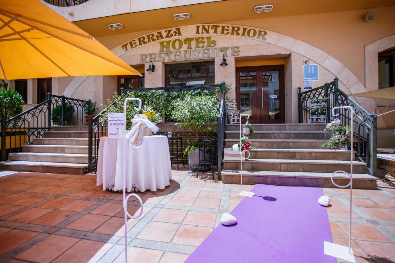 Hotel Avenida Beas de Segura Esterno foto