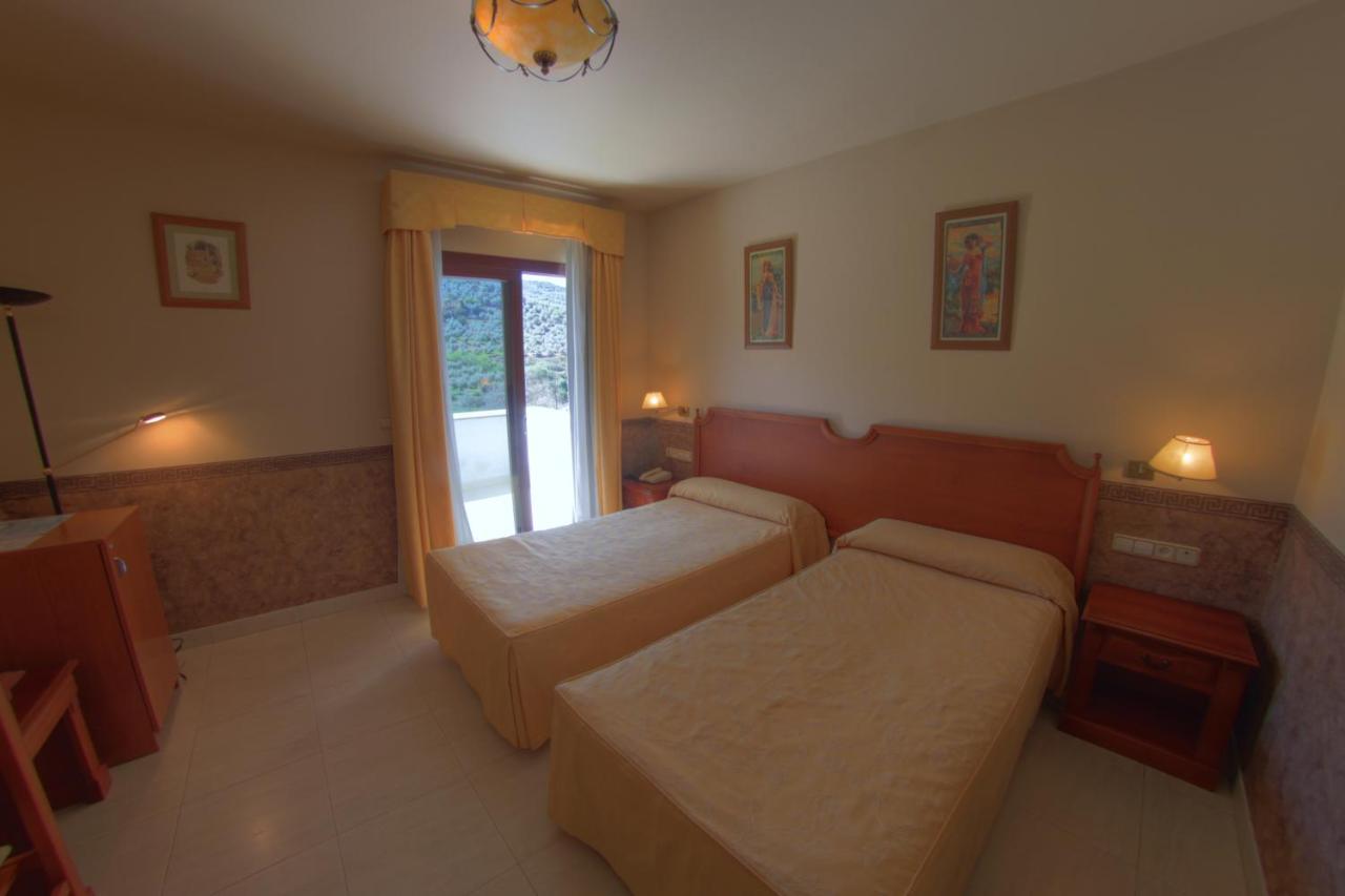 Hotel Avenida Beas de Segura Esterno foto