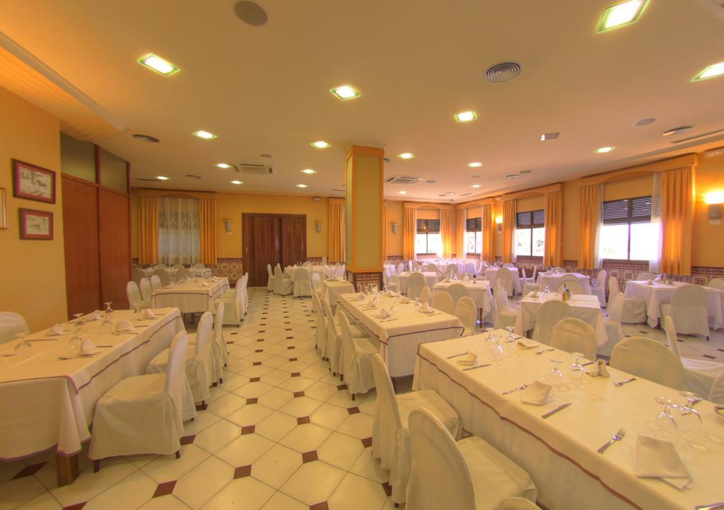 Hotel Avenida Beas de Segura Esterno foto